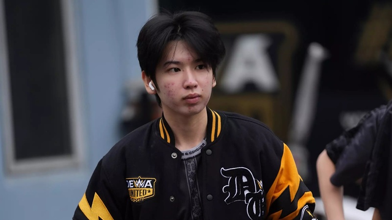 Reyy Akui Dewa United